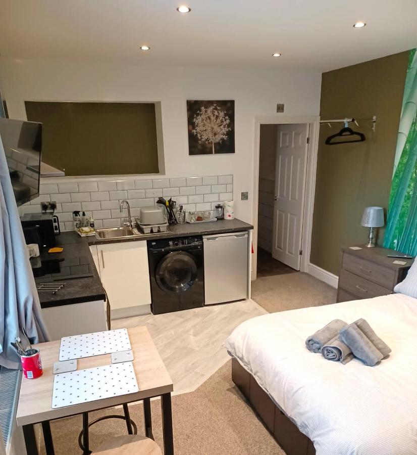 Contemporary 1 Bed Studio For Comfy Stay In Wigan Luaran gambar